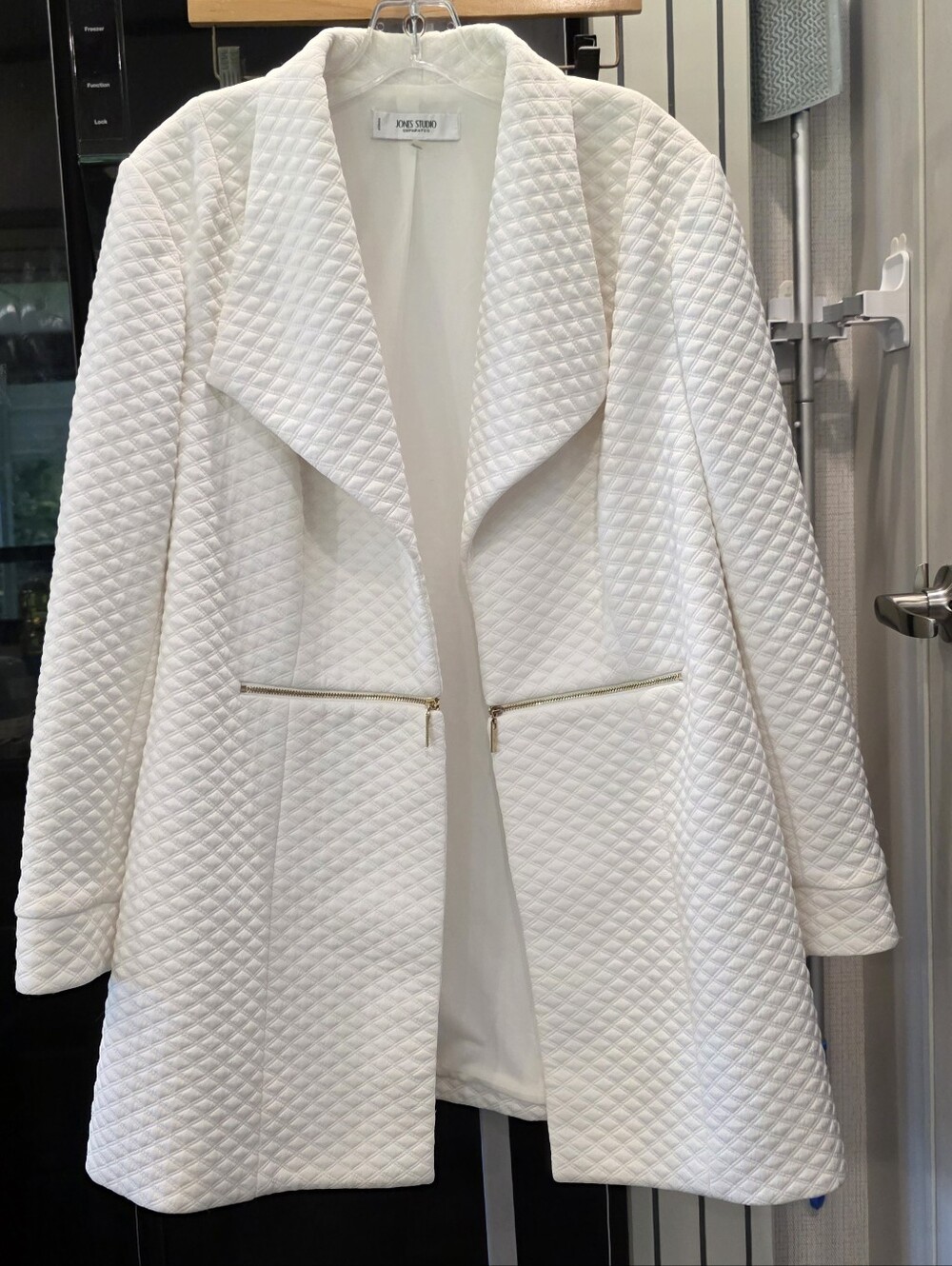 Jones Studio Cream Quilted Open-Front Trench Coat with Gold Zippers - Picture 2 of 11